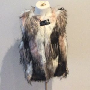 Faux fur vest by 3 pommes